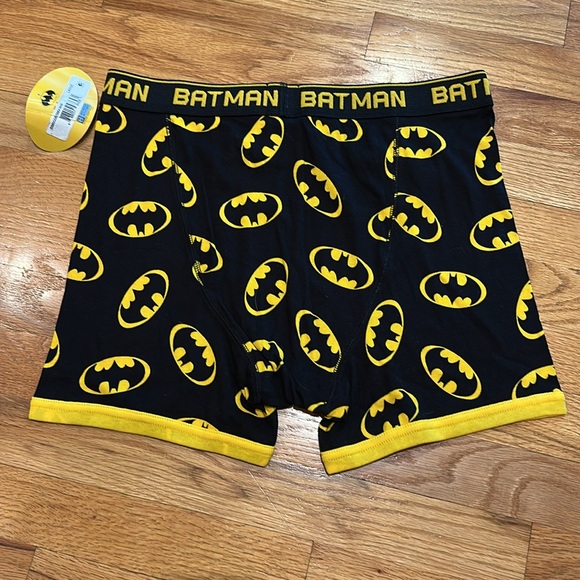 Batman Black and Yellow Boxer Briefs NWT - Picture 4 of 4